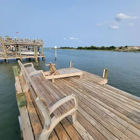 Waterfront, Dock, Hot Tub, Kayaks, King Bedroom With Amazing Views, Relaxation, 2 Miles To The Beach